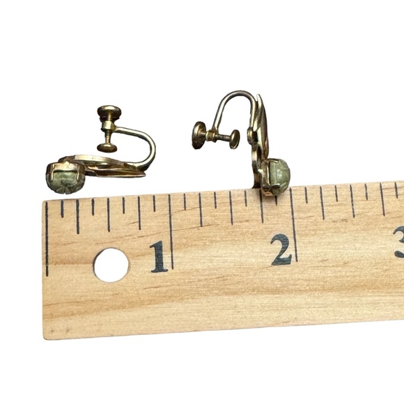 Vintage dce Curtis 1/20 14K GF Carved Jade Earrings - Picture 6 of 7